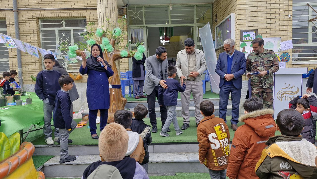 تقدیر از جشنواره نقاشی در حوزه طبیعت تقدیر از جشنواره نقاشی در حوزه طبیعت